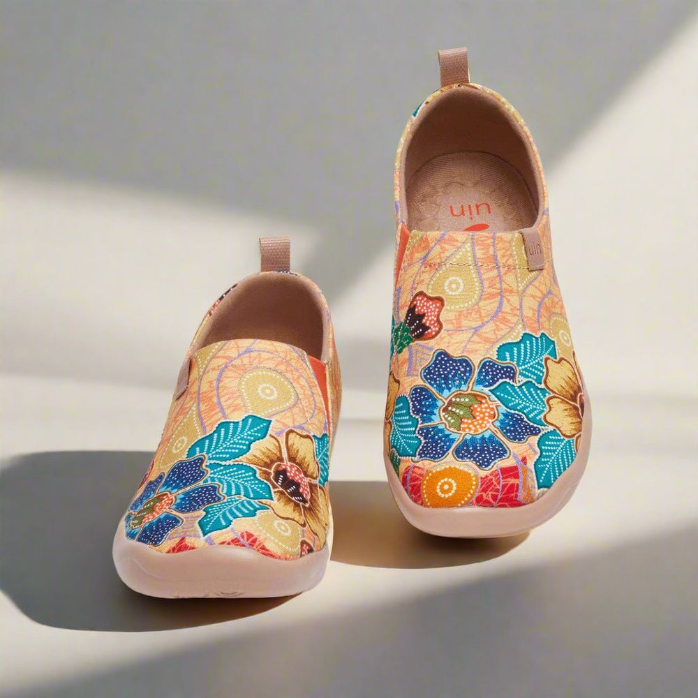 UIN Footwear Women Batik Flower Toledo I Women Canvas loafers