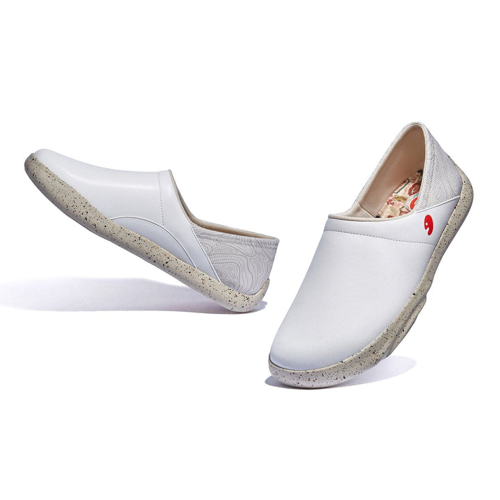 UIN Women Bright White Mojacar II Women Canvas loafers