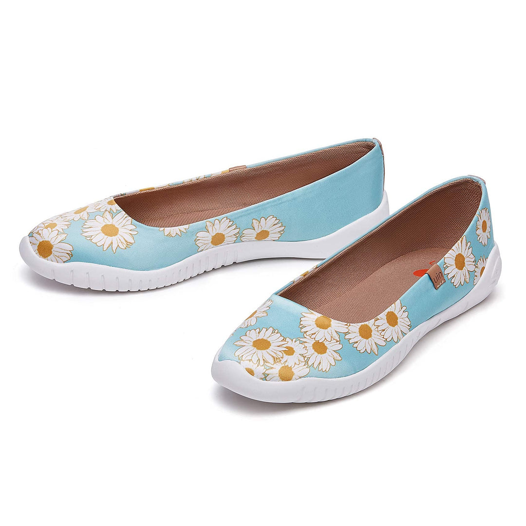 UIN Women Daisy Dew Minorca III Women Canvas loafers