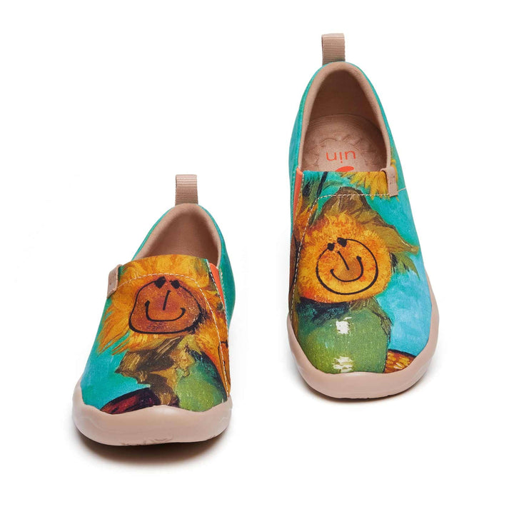 UIN Women Foral Smiley Toledo I Women Canvas loafers