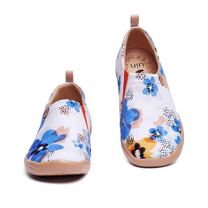 UIN Women Forget Me Nots Women Canvas loafers