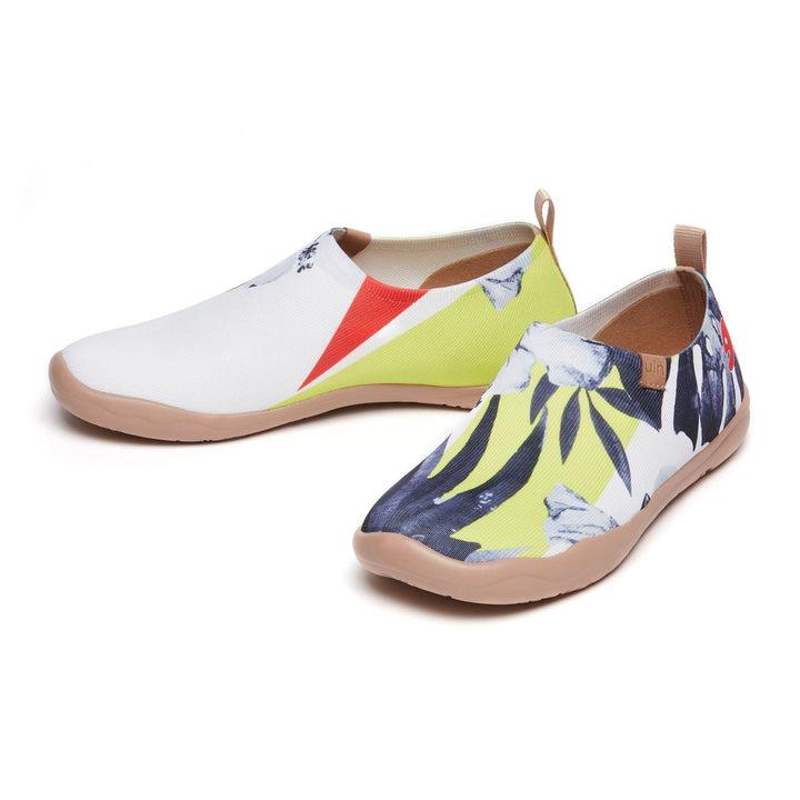 UIN Women Hibiscus in Full Bloom Toledo I Women Canvas loafers