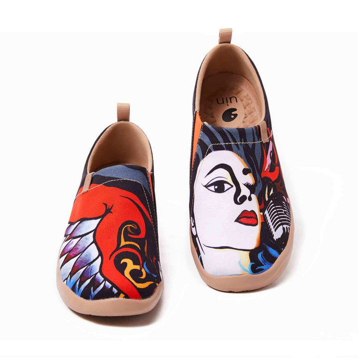 UIN Women I am A Singer Canvas loafers